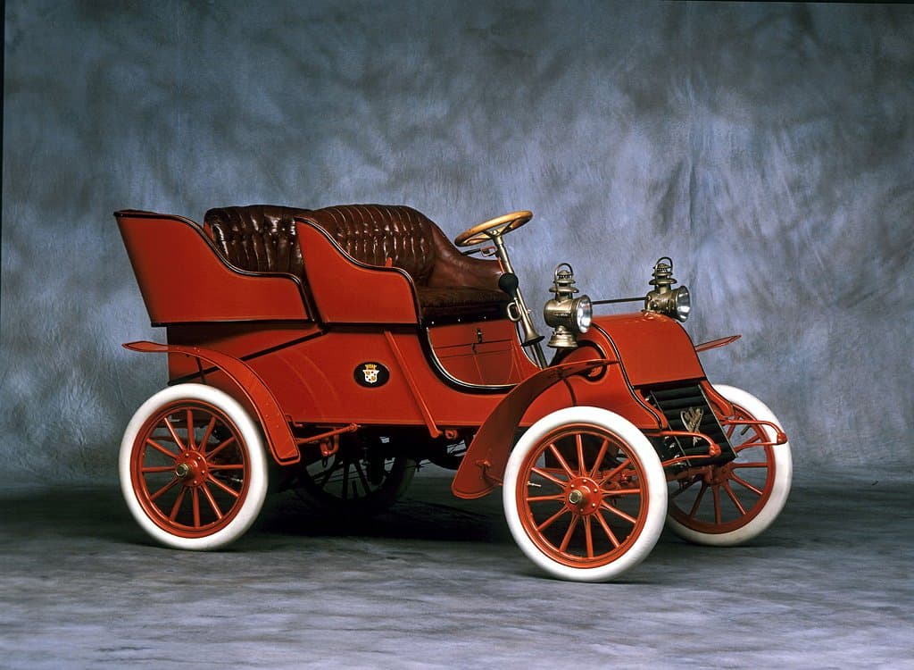 Η στιγμή που γεννήθηκε η Cadillac – ένα σύμβολο της αυτοκινητοβιομηχανίας